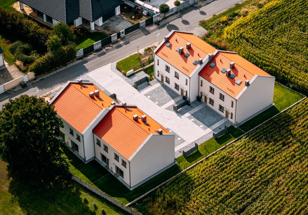 Domy w Biestrzykowie - gotowe osiedle z lotu ptaka 5