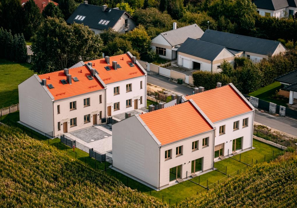 Domy w Biestrzykowie - gotowe osiedle z lotu ptaka 3
