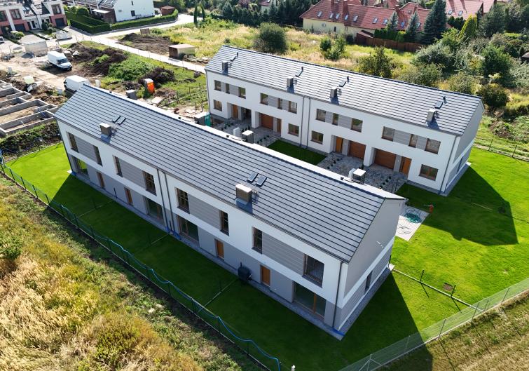 Domy przy ul. Działkowej, Bielany Wrocławskie - z lotu ptaka 2