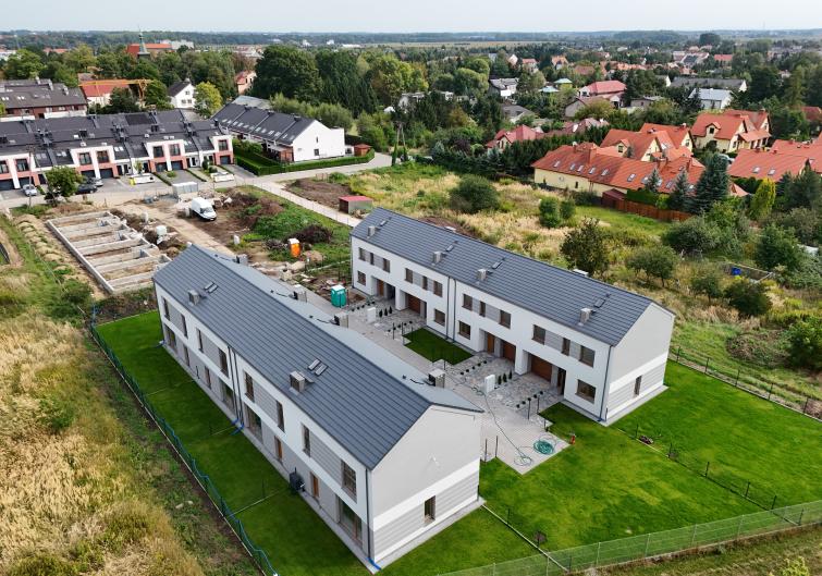 Domy przy ul. Działkowej, Bielany Wrocławskie - z lotu ptaka 1
